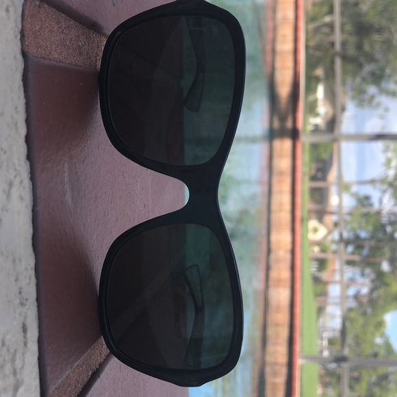 Meet your Posher, Erica - Picture 1 of 1